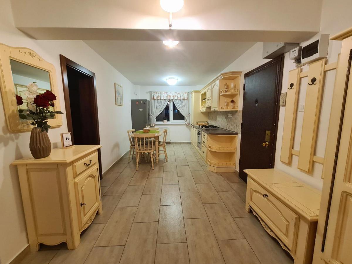 Clasic Apartment Nufarul Oradea Eksteriør billede
